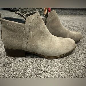 TOMS khaki/light tan ankle boots